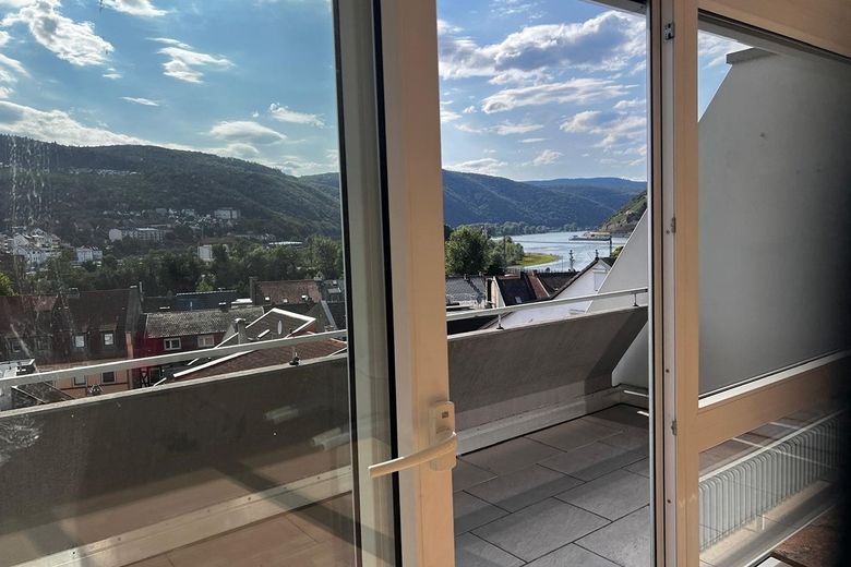 Bingen'de merkezi konumda aydınlık 2 odalı daire – Foto 1