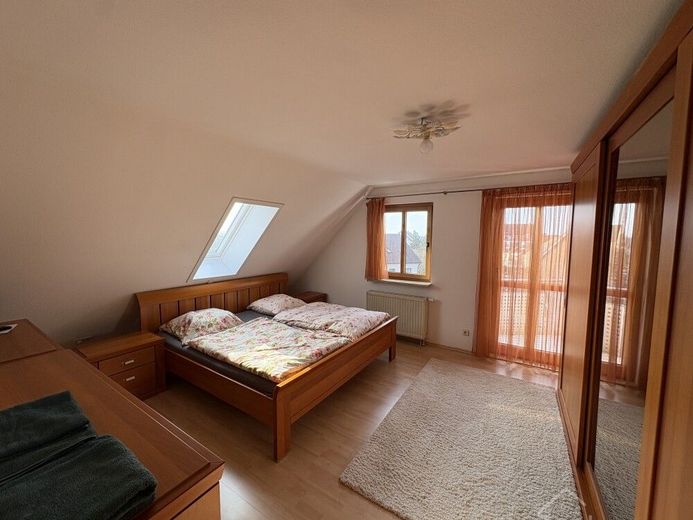 Feucht Clever kaufen statt hohe Mieten zahlen!! Gepflegte 3 Zimmer DGW mit 2 Balkone u. Stellplatz – ETW Neda Feucht 020
