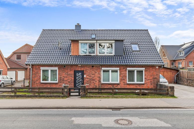 Ein Zuhause zum Ankommen und Wohlfühlen - Mit Gartenparadies und Pool – Hausansicht