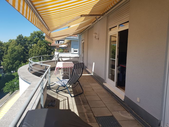 بنتهاوس 6 غرف بتجهيزات عالية الجودة، مركزي + هادئ + مشرق - D-72622 Nürtingen – großzügiger Balkon