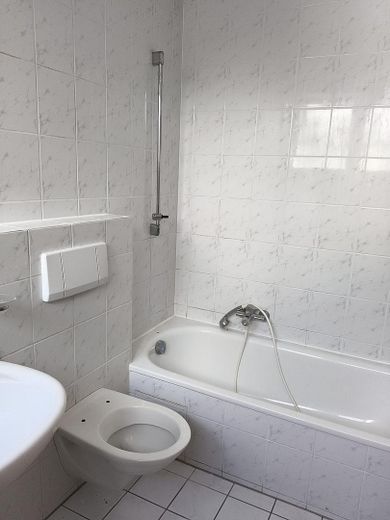 1-Zimmer-Wohnung mit tollem Westbalkon – Badezimmer
