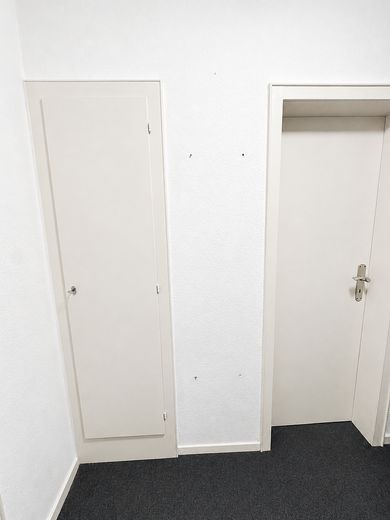 2 Zimmer Wohnung in Siegen-Giersberg – Links Abstellkammer Rechts Bad