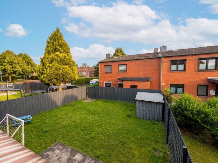 Gemütliches Reihenhaus mit Garten in Lentföhrden - Ein Familientraum in herausragendem Zustand – Blick vom Balkon in den Garten