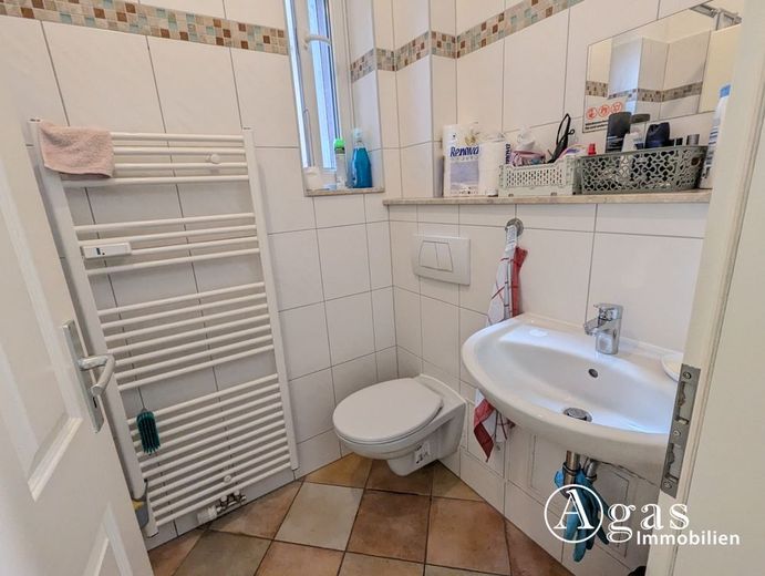 3-Zimmer-Erdgeschosswohnung mit Balkon und Keller in Eberswalde – Bad