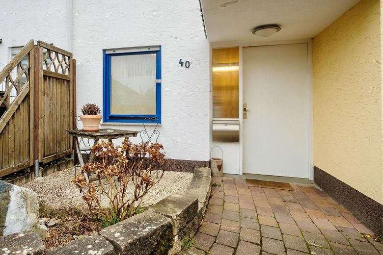 Sitzplatz Südseite am Eingang