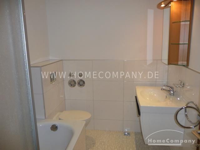 3 Zi. Whg, saniert, möbliert,  Großes Wohn/Esszimmer (60 qm),  2 Balkone PKW Stellplatz vorhanden. – b80bda3fc5ba380ff3053d8bd7c54217e342c12e.jpg