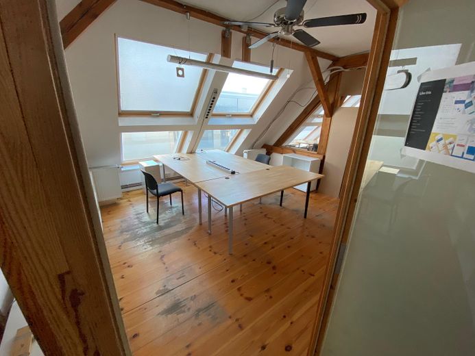 Gewerbliches Dachgeschoss in der Kastanienallee, für Office, Atelier und Wohnen. Provisionsfrei! – Foto 6