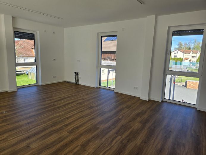 Eerste bewoning - 3-kamer maisonnette in Michelau met terras en 105 m² WFL – Foto 3