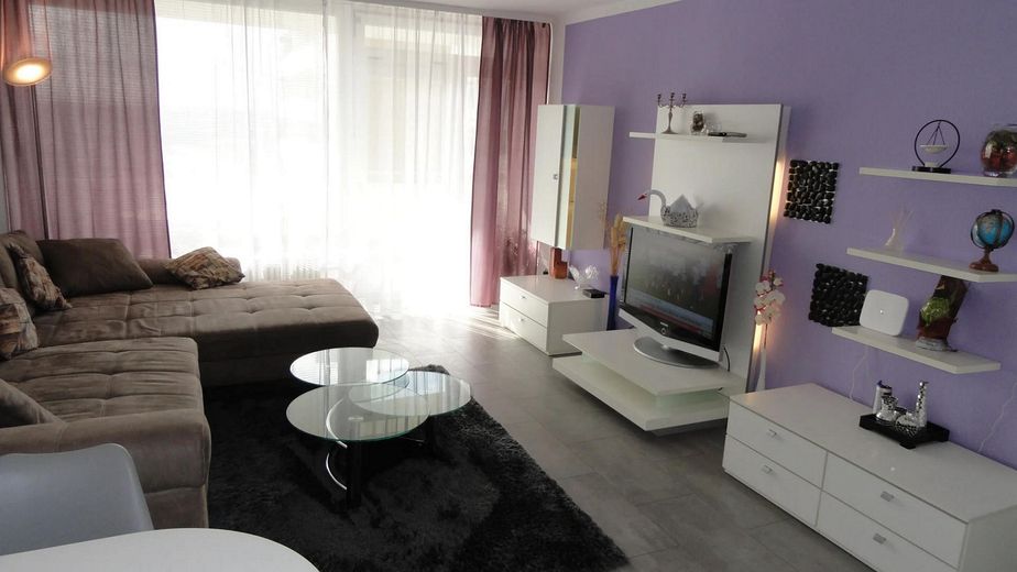 Inheidener Straße: Helle 2-Zimmer-Wohnung mit Süd-Balkon, Einbauküche & Top-Anbindung – Photo 3