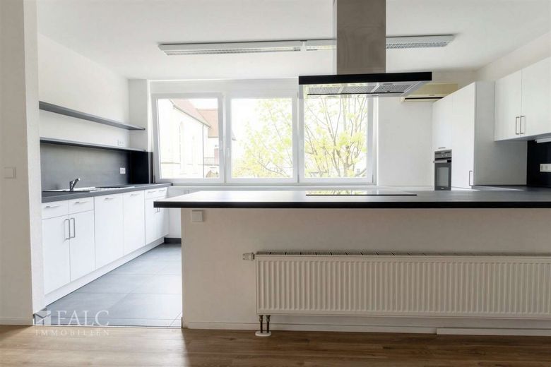 Klimaanlage + Komfort auf 149 m² im 1. OG , 5 Zimmer, Doppelcarport, HG nur 430,- – Küche
