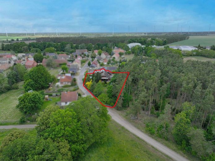 Einzigartige Architektenvilla am Waldrand bei Zerbst - ein Ort, wo Raum, Licht &amp; Natur verschmelzen – Sued-Ost Luftansicht