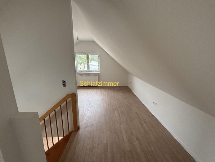 Erstbezug - Frisch sanierte 3,5 Maisonettewohnung mit ca. 75 m² – Schlafzimmer 