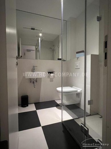Helle, möblierte 3-Zimmer-Wohnung mit zwei Balkonen im Herzen von Berlin-Mitte – 9cd3d6c1bc386c979afc3ca358ae5ab5d97c0cdf.jpg