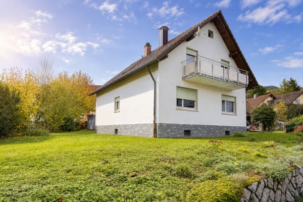 ¡Edificio antiguo! ¡Rehabilitación para convertirlo en una vivienda eficiente KFW! ¡desde una cuota mensual total de aprox. 2000 €!