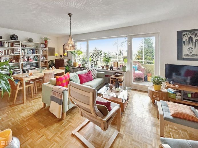 Attraktive, naturnahe Kapitalanlage mit riesigem Grundstück! – Wohnzimmer 1.OG