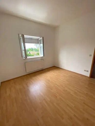 Kapitalanlage in Worms | Stadt als Mieterin | Balkon | provisionsfrei – Schlafzimmer