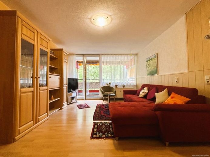 Appartamento di proprietà accessibile senza barriere, ben attrezzato, con 2 locali, cucina e bagno, bagno moderno e ampio balcone a Saarbrücken – Foto 1