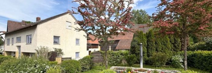 Haus mit Scheune, Nebengebäude und großem Grundstück in Seigendorf