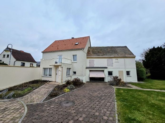 Charmantes Einfamilienhaus mit Garage, Gartenhaus und Ausbaupotenzial – फोटो 1