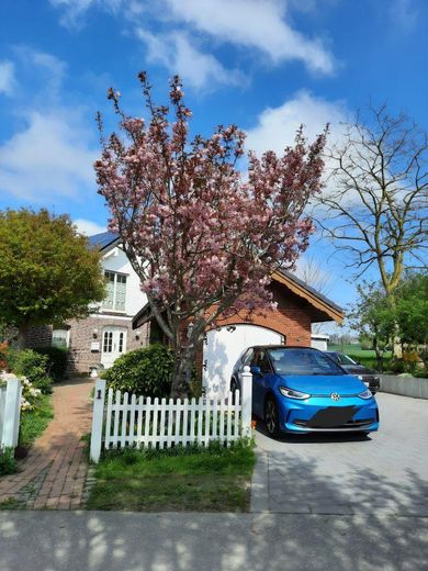 Splendida casa bifamiliare con vista sul lago – Garage und Auffahrt