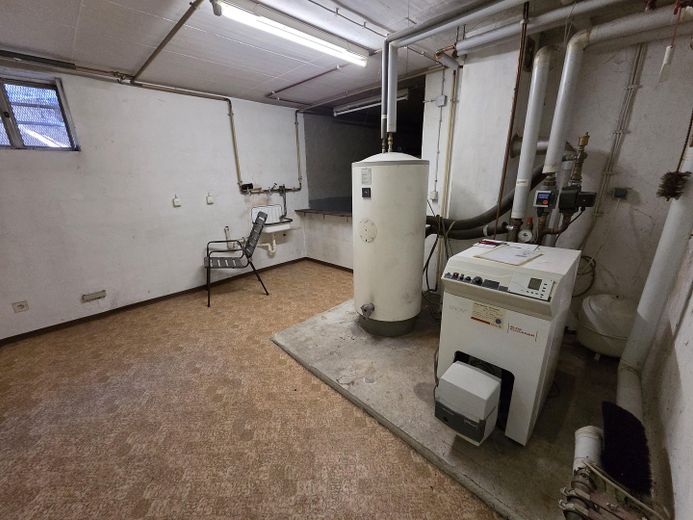 Schönes freistehendes Einfamilienhaus zu verkaufen – Heizraum