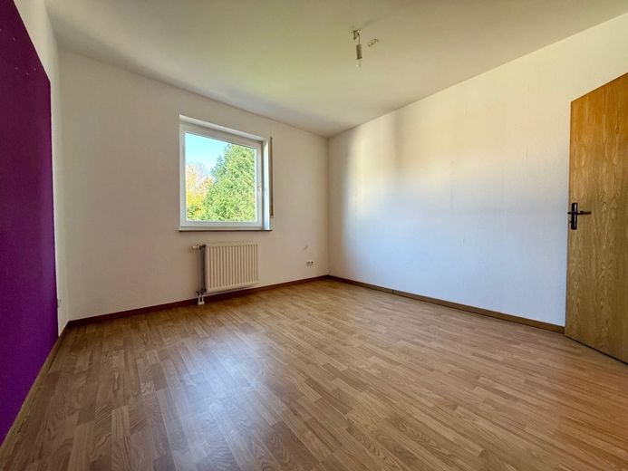 Fröndenberg-Ardey: Eigentumswohnung mit Balkon und Stellplatz zum Selberwohnen oder als Renditeobjekt! – Schlafzimmer