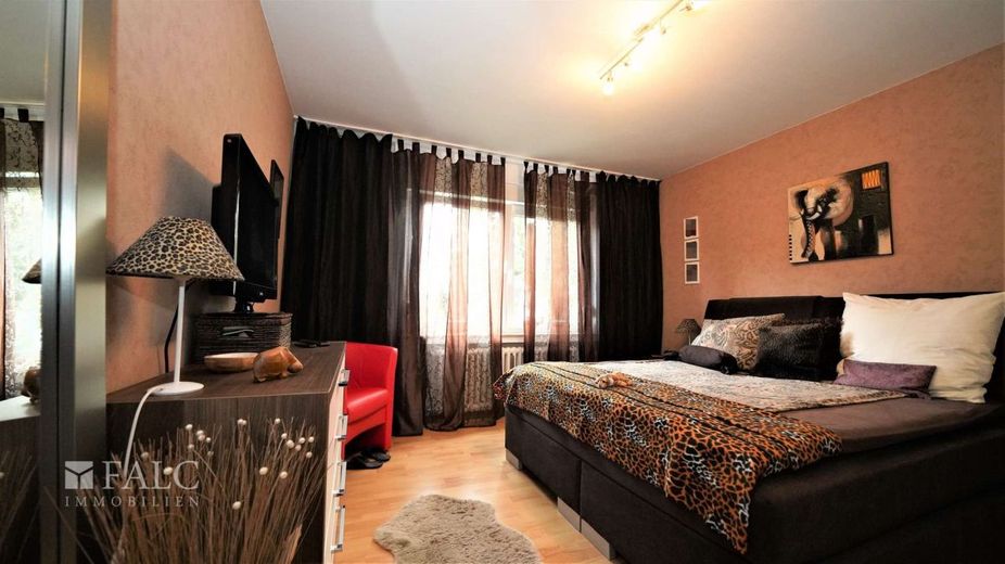 Investieren Sie in Ihre Zukunft! Attraktive Kapitalanlage in Oberhausen! - FALC Immobilien – EG (links) - Schlafzimmer
