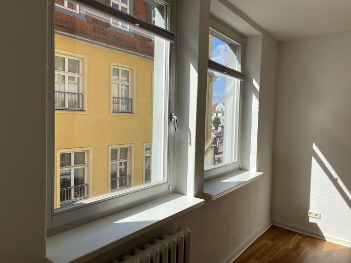 Provisionsfrei: Freundliche, gepflegte 2 Zi-Wohnung im Herzen der Altstadt Stralsund – Zimmer Südseite