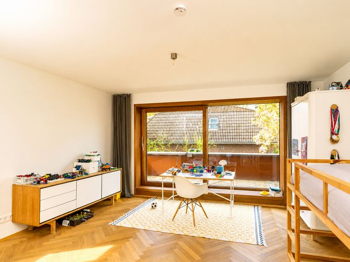 Haus des Jahres 2024 - Doppelhaushälfte – Zimmer mit Ankleide 1.OG