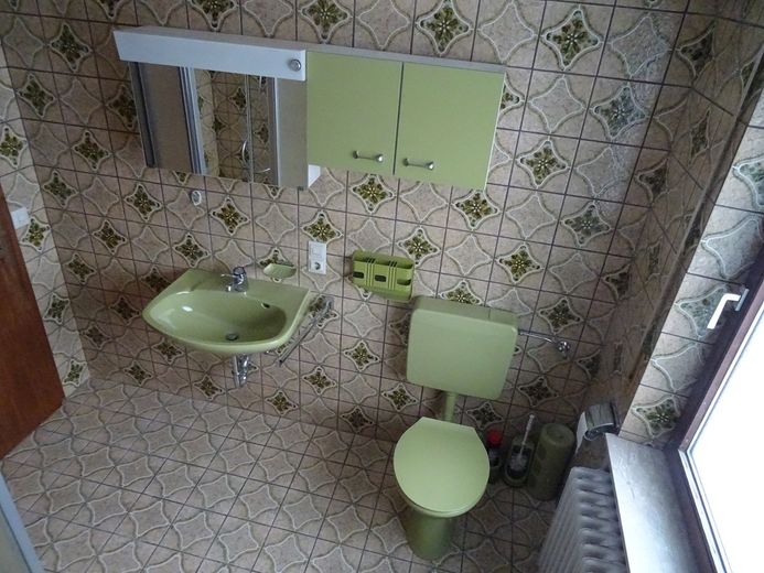 Helle 3,5 Zimmer Wohnung 1. OG mit Balkon, Stellplatz, Garten in 72348 Rosenfeld Heiligenzimmern ab sofort zu vermieten – Foto 12