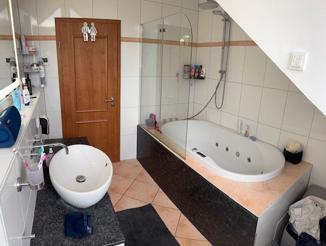 5 Zimmer DHH mit gehobener Ausstattung- von Privat – Bad OG