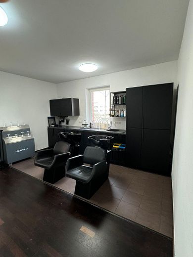 SALON FRYZJERSKI W ŚRÓDMIEŚCIU BÖBLINGEN – Waschplätze