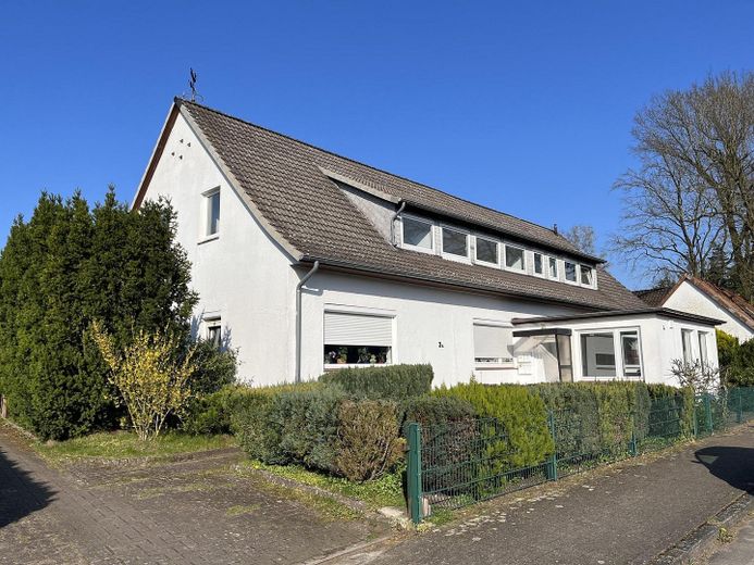 Vollvermietetes Mehrfamilienhaus, 5 Wohneinheiten, Faktor 13,85 - IST-RENDITE 7,22 % – Vorderseite