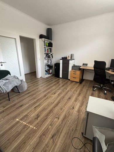 Attraktive 3-Zimmer-Loft-Wohnung mit Garten in Hilden – Arbeitszimmer