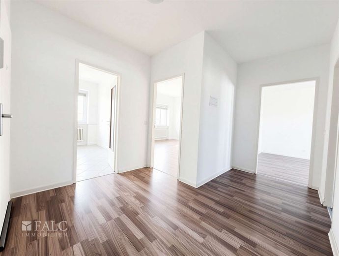 Schöne 3-Zimmer-Wohnung mit großzügigem Balkon – Diele
