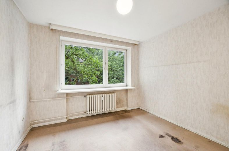 Renovierungsbedürftige 3-Zimmer-Wohnung - Direkt vom Eigentümer! – Schlafzimmer 1