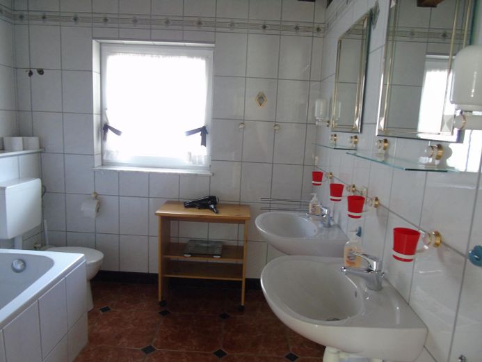 Villa mit Potential – Bad Nr. 2 EG
