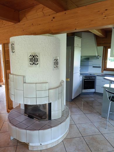 Einzigartiges Holzhaus im Grünen in Randlage und doch zentral – Foto 32