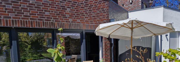 Appartamento di proprietà tranquillo, accessibile senza barriere e vicino al centro, con bassi costi energetici e il massimo comfort abitativo – Terrasse