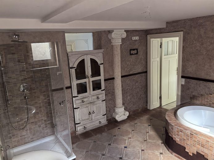 160 m2 Souterrain Luxuswohnung mit 40 m2 Terrasse in 13587 Berlin – Foto 9