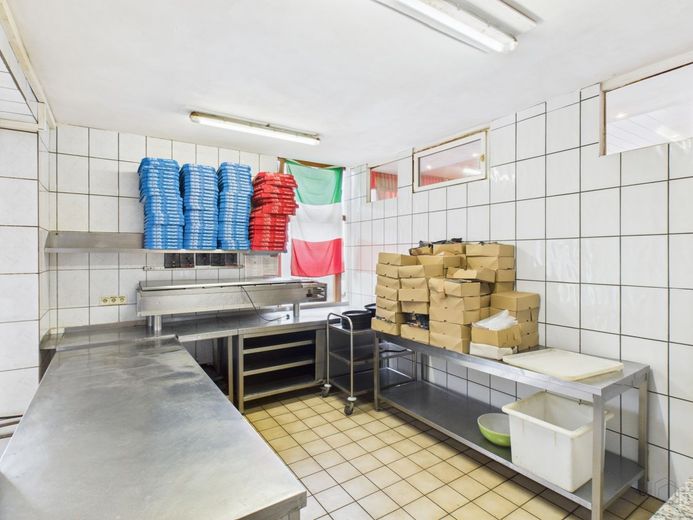 Wohnen und Arbeiten in einem - vielseitige Doppelhaushälfte mit Gewerbefläche – Bild 9