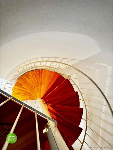 Bezaubernde Maisonette Wohnung mit Traumbalkon – Wendeltreppe Maisonette