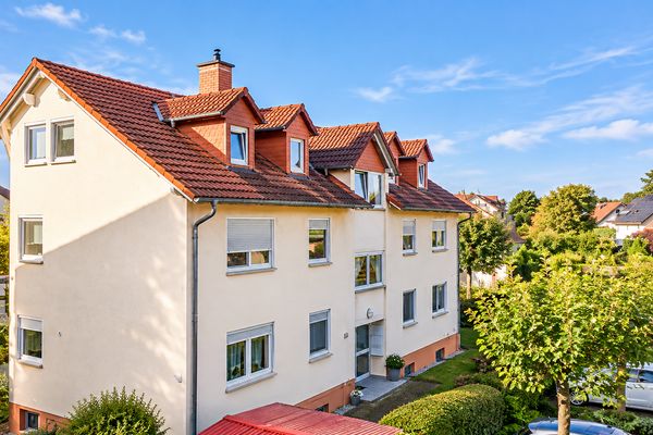 4 boş daireli, bölümlere ayrılmış 6 ailelik bina – komisyonsuz