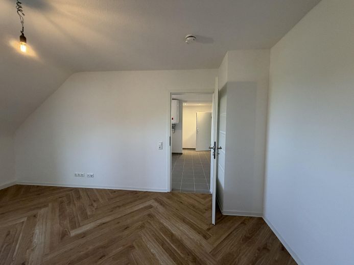 Pierwsze zamieszkanie po generalnym remoncie – wysokiej jakości mieszkanie 2-pokojowe w kamienicy w Karlsruhe Weststadt – Zimmer 1