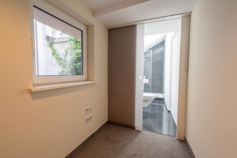 Loftartiges Stadthaus in der Altstadt – 125 m² auf 4 Ebenen, offen, 2 Bäder, EBK, Klimaanlage – 1.OG - Arbeitszimmer
