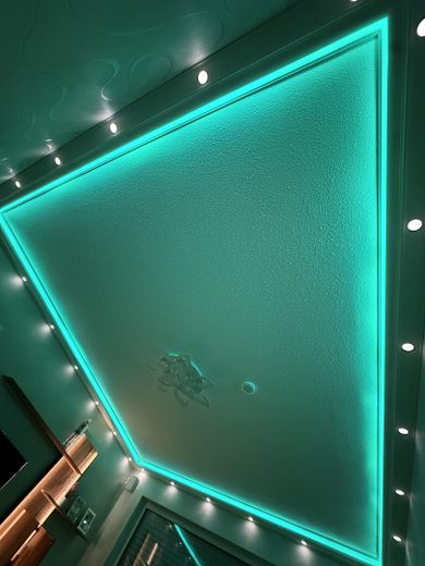 Modernisierte 4-Zimmer-Eigentumswohnung – Wohnzimmer, Innenbeleuchtung