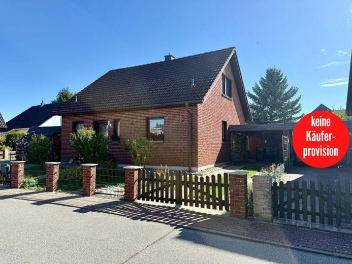 HORN IMMOBILIEN++ Ihlenfeld bei Neubrandenburg, schönes Einfamilienhaus mit Carports und PV - Anlage – Foto 1