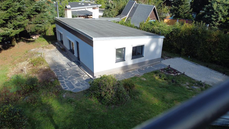 Frisch saniertes Einfamilienhaus mit Kaminofen auf 634qm Grundstück - provisionsfrei – Außenansicht 4