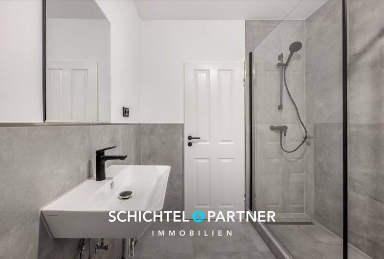Alte Neustadt | Renovierte 3-Zimmer-Wohnung mit Garage und Balkon – S&amp;P | Badezimmer