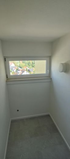 3-Zimmer-Wohnung – frisch renoviert, bezugsfertig – Abstellraum